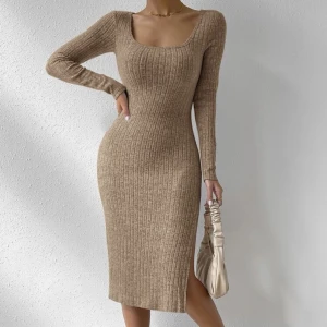 Stickad klänning - Helt ny