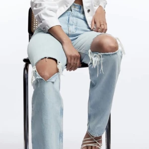  90s high waist jeans -  90s high waist jeans från Gina. Nypris:599kr