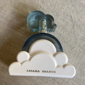 Cloud-Ariana grande  - Flaskan är 100ml- ca 90% kvar