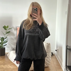 Tjocktröja - Supermysig tjocktröja från motelrocks, nypriset är ungefär 600kr