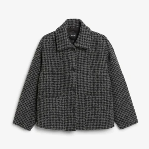 Höst kappa - Säljer min Monki kappa då den inte används. Köptes för 600 förra hösten och är nu helt slutsåld. Skriv för mer bilder eller funderingar 💗