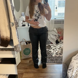 Skinnbyxor - Skinnbyxor som endast andvända va 3 gånger. Ifrån only, stl L