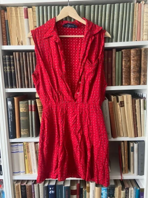 Ralph lauren sommarklänning - Säljer min Ralph lauren klänning pga för liten. Storlek XS/S   