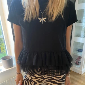 Unik tröja - Super snygg och unik tröja med volanger😍🙌