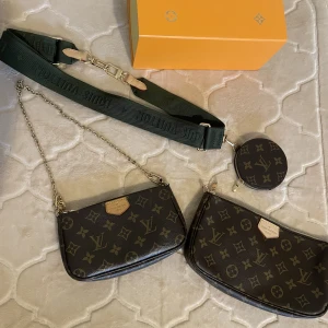 Väska i 3 delar - Väldigt fin använd ett pr gånger