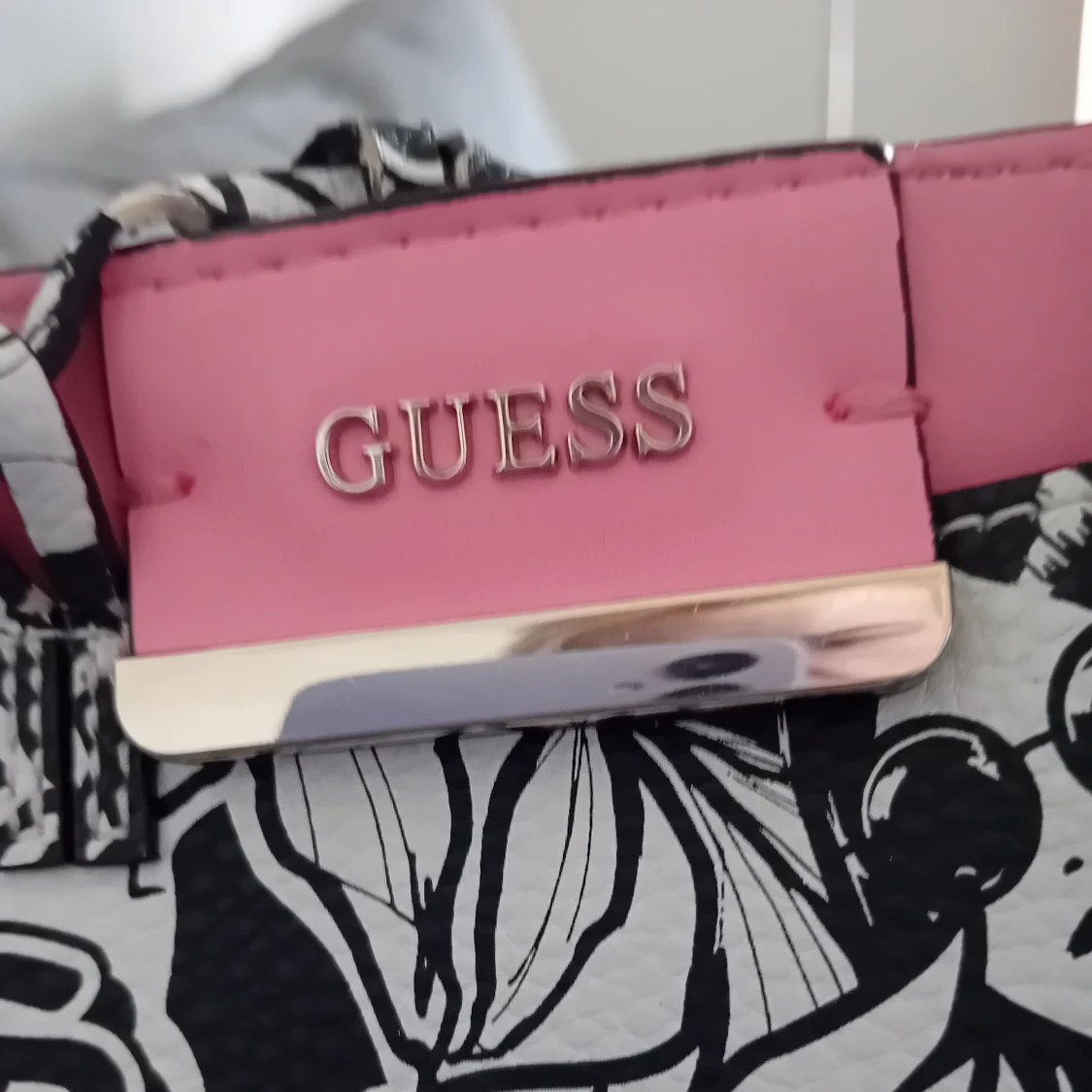 Unik guessväska  - 90