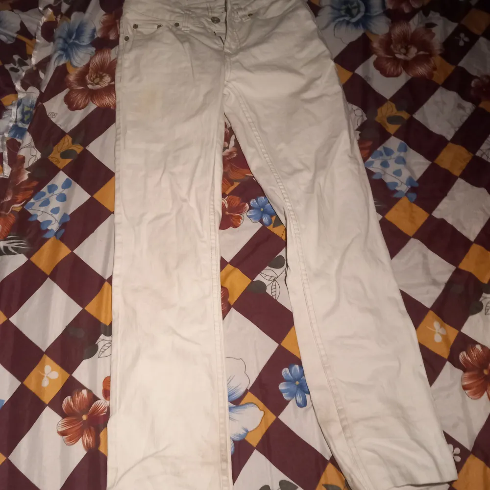 Dem är i väldigt bar skick alldrig använda. Köpte dem för 250 kronor. Men har inte haft tillfälle att använda. . Jeans & Byxor.