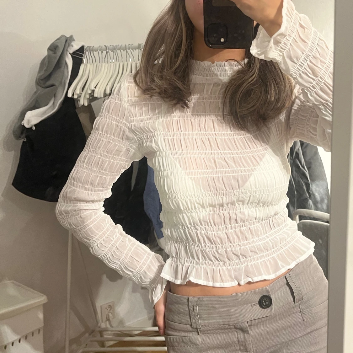 Vit genomskinlig blus