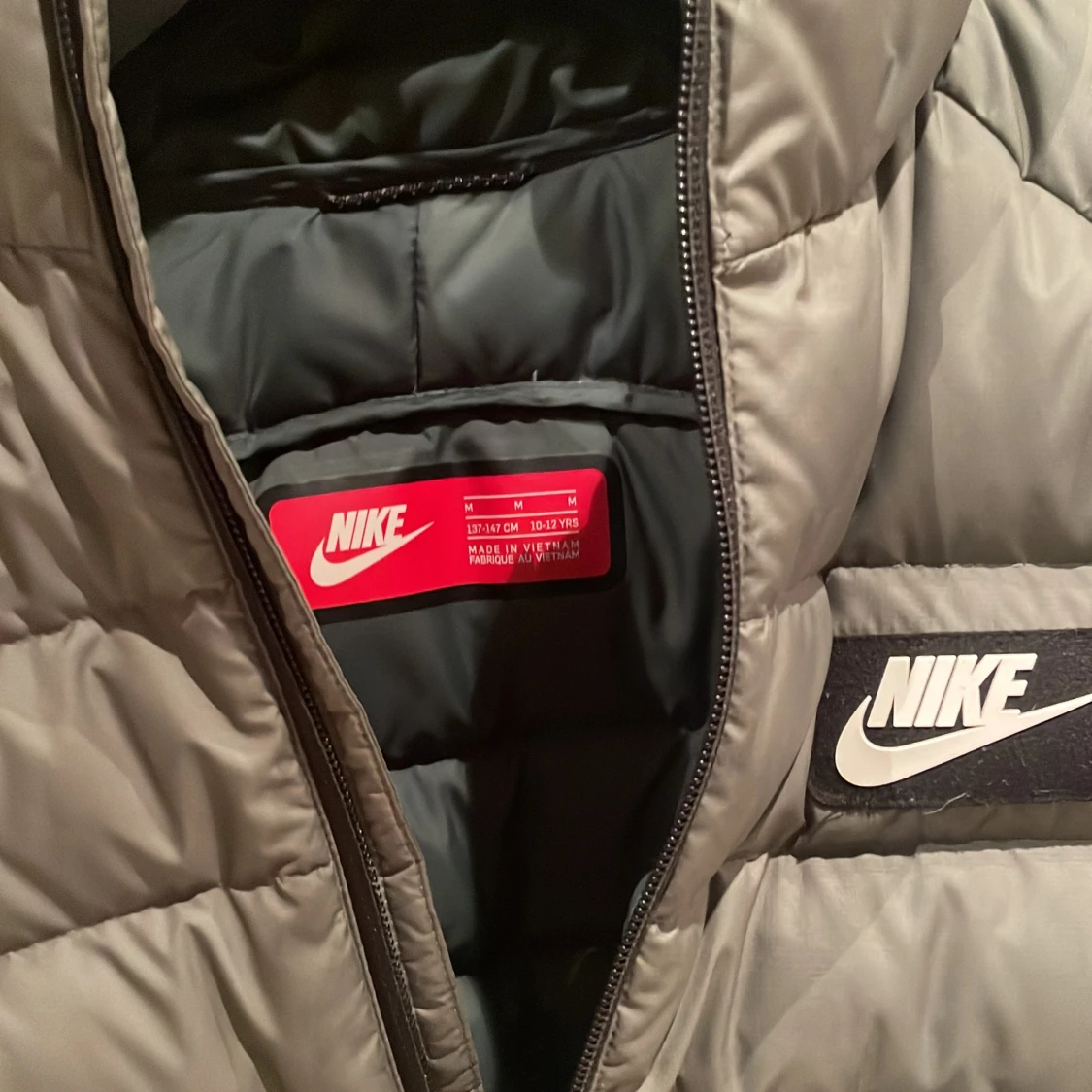 Barn Nike dunjacka 10-12y militärgrön - 91