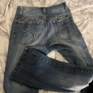 Snygga jeans - Säljer dessa jeans då dem är för stora för mig!