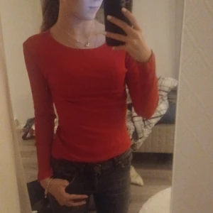Tröja - Ribbad Röd tröja från khapphal, storlek XS, andvänd få gånger, ny sick💗💗