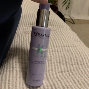 Leave in hårprodukt - För blekt och slingat hår. Lite mindre än halva kvar, perfekt om man vill testa