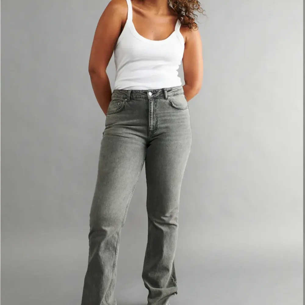 aldrig använda så i mycket fint skick, i storlek 36💘 ”full length flare jeans”. Jeans & Byxor.