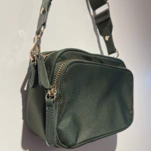 Grön väska från H&M 💚
