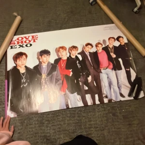 Exo poster - Fint skick, som ny! Väldig stor!