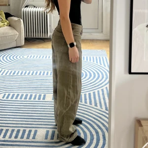 Weekday jeans - Superfina weekday jeans i grönt