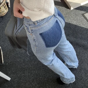 Coola jeans - Jeans från Gina Tricot, har tagit bort fickorna själv🥰 Köpte för 600kr