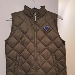 Gant täckväst - Använd fåtal ggr, som ny. 