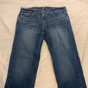 Jeans - Holister jeans som aldrig används för att dom är för stora. 