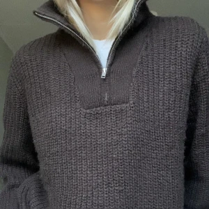 Brun stickad tröja🤎 - Superfin stickad tröja från Nelly, fint skick!!🤍🤎