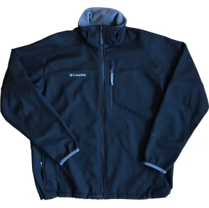 Columbia Jacka - Skaljacka fleece från Columbia. Svart i bra skick, storlek L. Ställ gärna frågor!😊