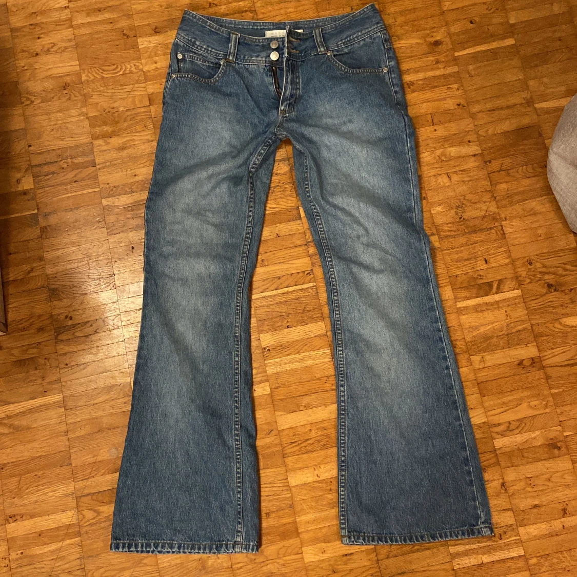 Low waist bootcut jeans