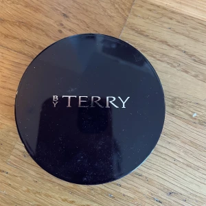 Blush  - Använd några gånger! 