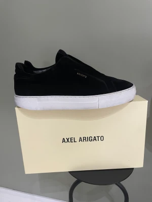 Arigato skor - hej! säljer nu dessa superfina arigat i storlek 44-45 uk10. skorna är i superfint skick