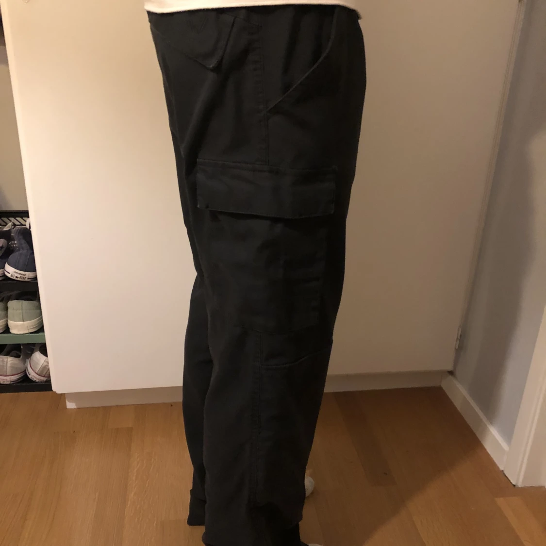 Svarta baggy cargobyxor - 90