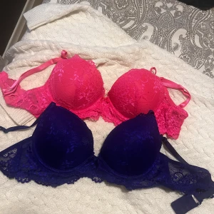 Bhar - Neon rosa bh stl 75c 100kr Marinblå bh stl 75c 100kr 