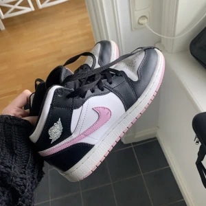 Jordans - Säljer mina jordans, väldigt fint skick o inte alls använt de mycket💕