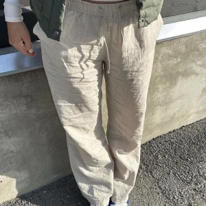 Linnebyxor  - Linnebyxor från Madlady! Storlek M/Tall. Säljer då jag har flera likande! Köptes för 599kr❤️