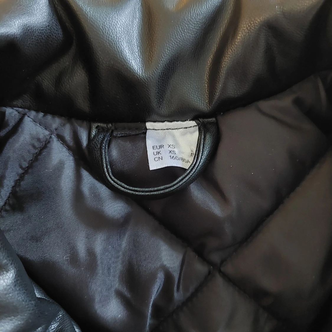 Svart skinnjacka  - 90