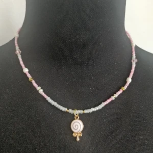 Godishalsband 🍭 - Pärlhalsband 🍭