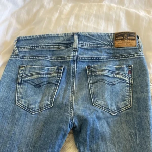 Lågmidjade jeans  - Säljer mina vintage Replay straight leg jeans 🫶🏻Super fint skick !!