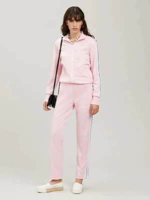 Palm Angels Pink Tracksuit - Använt min tracksuit ca 3-4 gånger men rosa är inte min färg så därför vill jag sälja den😅 Köpt från Miinto för ca 1 år sedan, har kvitto och allt. Pris kan diskuteras vid snabb affär. Kan även sälja separat 