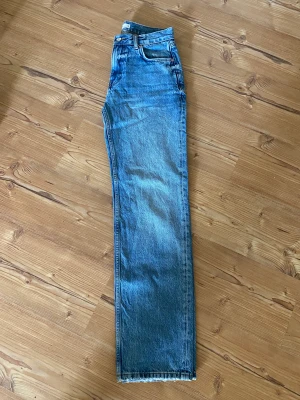 Gina jeans  - Jeans från Gina i storlek 36,S. Säljer dem då dem inte kommer till användning, knappt använd. Ny pris:499 Mitt pris:250