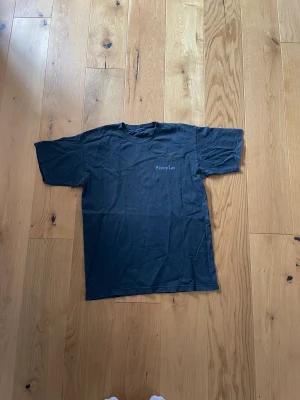 Bruce Lee Vintage - Vintage tisha som jag köpt på ettresex för 1000kr ca 3 årsen. Storlek L