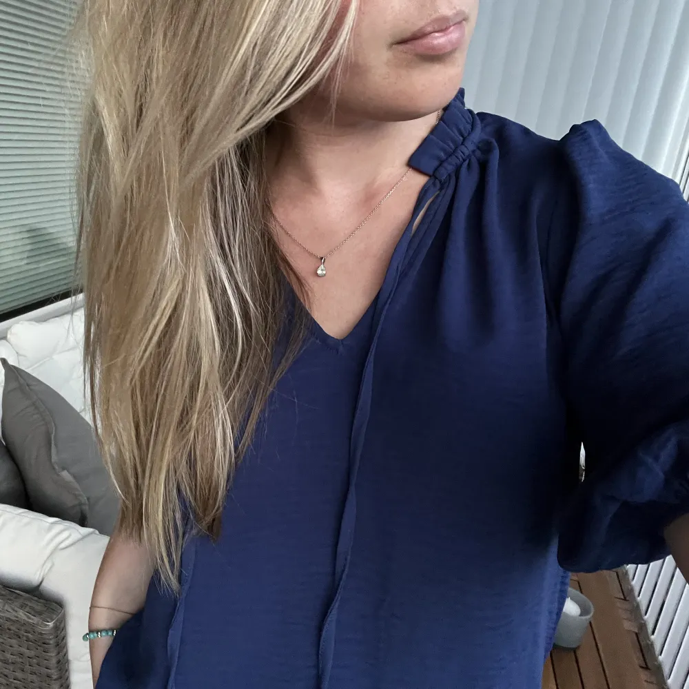 Superfin blus köpt på vero moda!🙌🏼 Nästan aldrig använd💗 dm för fler bilder. Blusar.