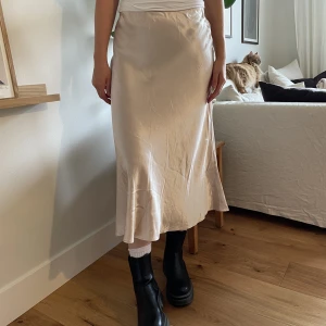 Satinkjol - Satinkjol storlek 36/S