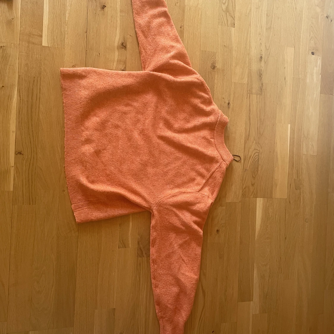 Gul stickad tröja från h&m - 90