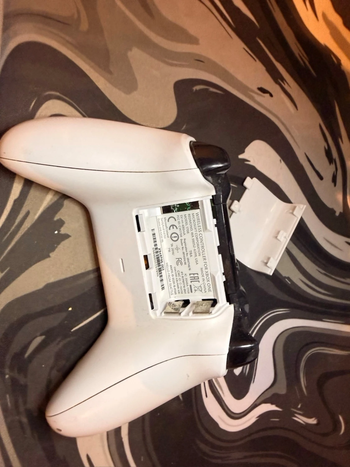 Vit Xbox-handkontroll ( 2 i lager men säljer en för 400kr ) - 3