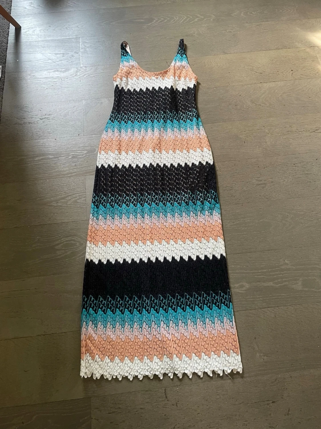 Lyxig Lång stickad klänning med zigzag-mönster - 1