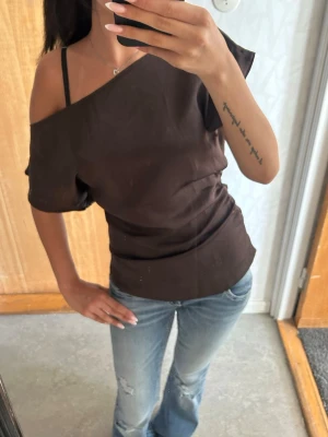 Topp - Super fin brun topp från Shein. Aldrig använt. 