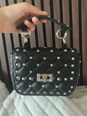 Valentino likande Väska - Jag tror märket ät topp secret❤️