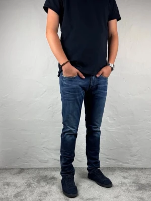 Replay jeans  - Ett par riktigt snygga jeans från Replay i storlek W33 L32 i modellen anbbas 
