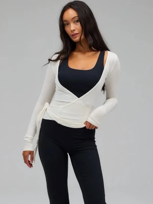 Exercere träningströja - Säljer min ”ballet blouse” från exercere på grund av att den inte kommer till användning! Den är använd fåtal gånger så den är nästan som ny💕