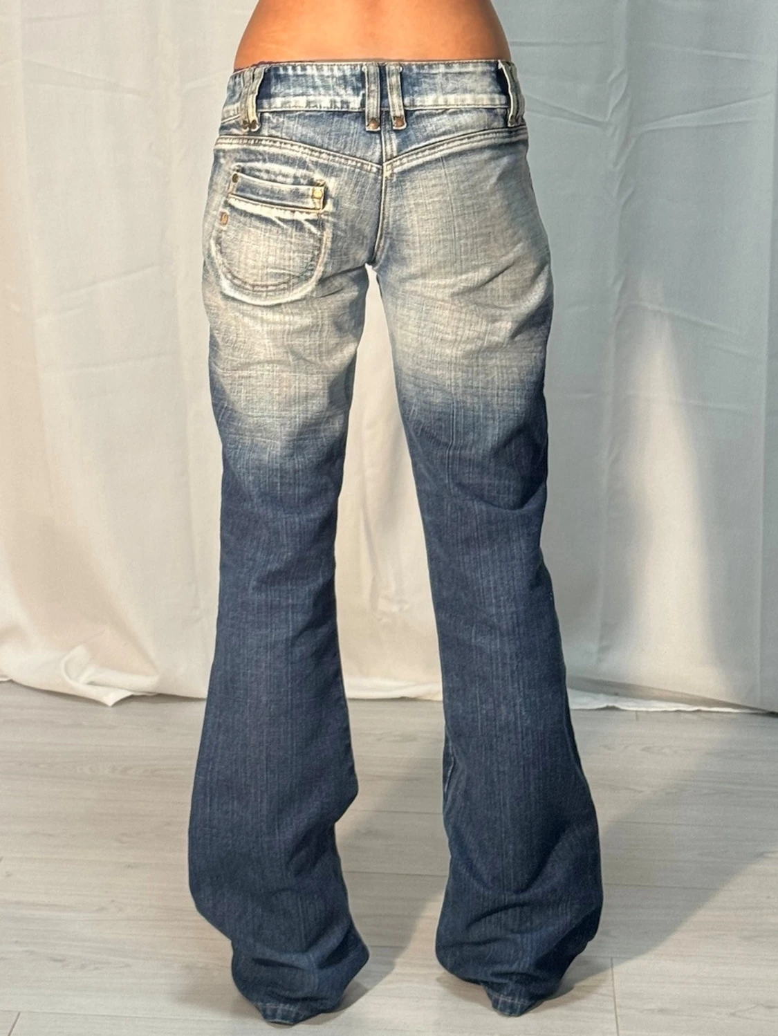 Low bootcut jeans 10128 - 2