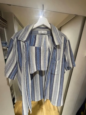 Samsoe samsoe skjorta och shorts - Matchande set från samsoe samsoe i storlek L, nyskick. Lyssnar på bud!