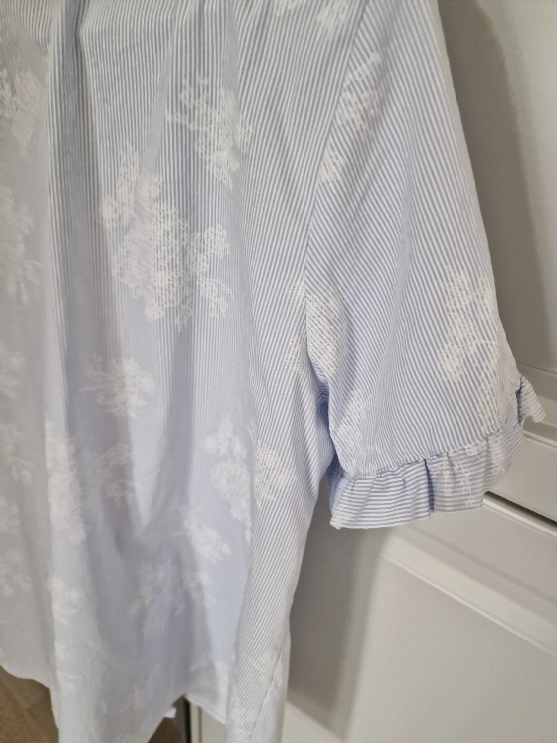 Blåvit blus  - 5